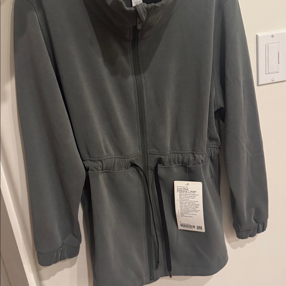 NWT Lululemon Softstreme Cinch-Waist Jacket Smoked Spruce Size 6 - Picture 11 of 15